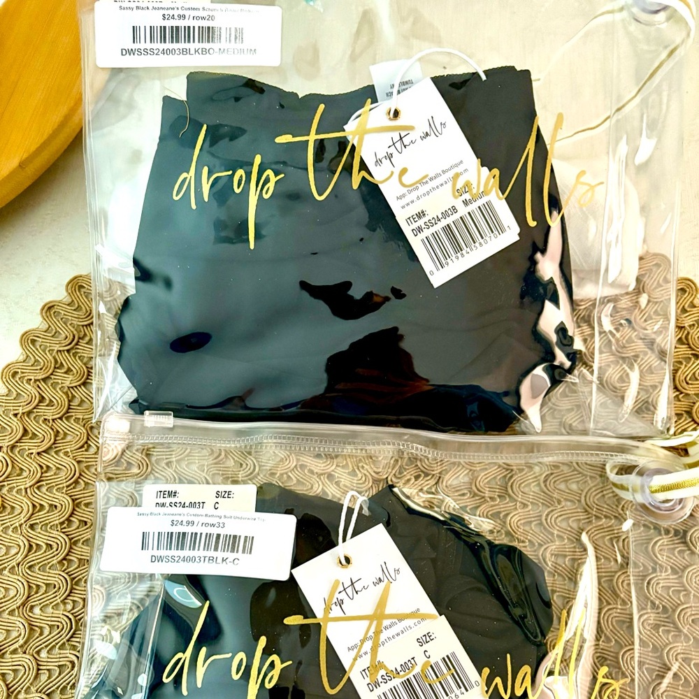 NWT Sassy Black Custom Scrunch Bikini Ruffle Bottom Underwire Top Black 2 pc Set